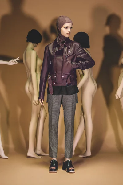 Look 13